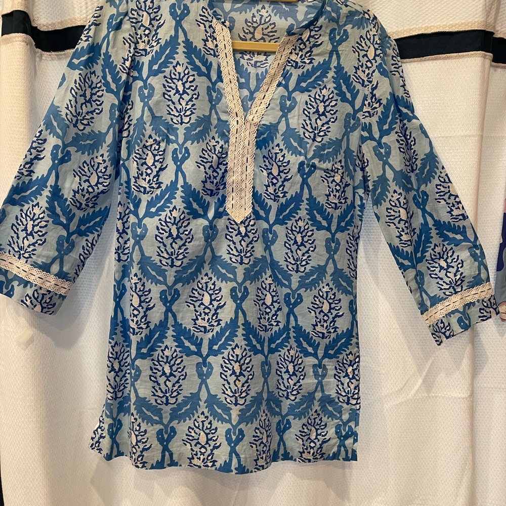 J. McLaughlin Blue and White Tunic Top